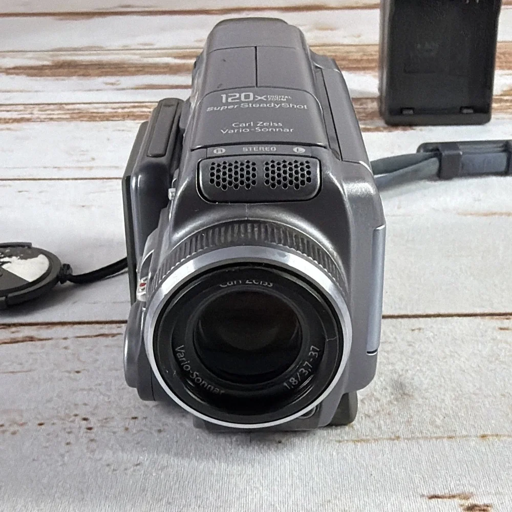 Sony DCR-IP55 Handycam MiniDV Camcorder Carl Zeiss Optics Touchscreen Rare